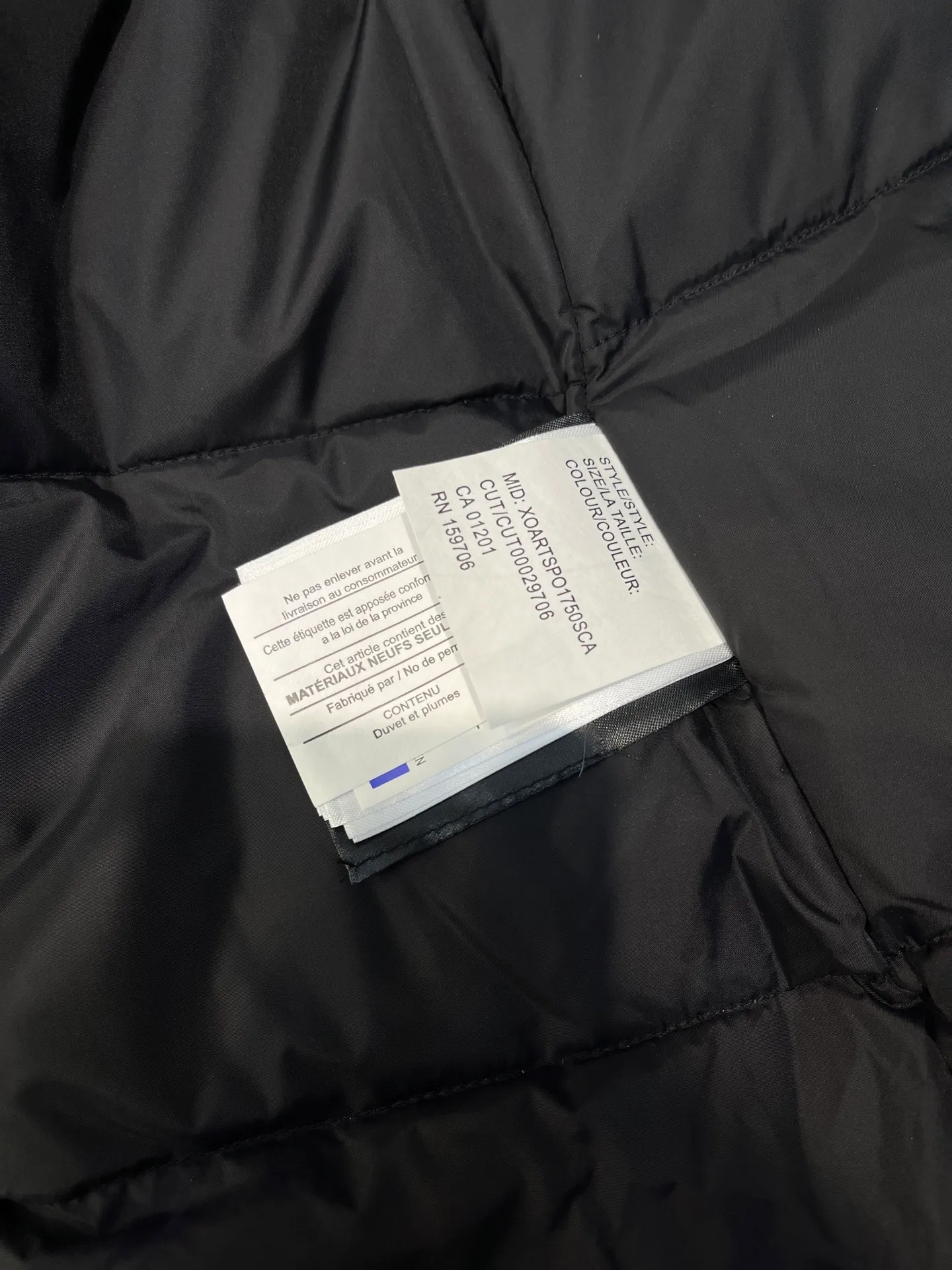 P860 🇨🇦🇨🇦CANADA GOOSE 12 women's models, factory direct supply: supplying global purchasing agents, micro-businesses, entities, Tmall, high-end stalls and studio cooperation, free shipping! Trillium Parka Women's 12 "popular" women's models are chosen by Arctic and Antarctic scientific expedition teams as winter wear, the Rolls-Royce of down jackets. ➖ Industry-leading anti-counterfeiting chip sensing. ➖ Imported Behringer embroidery machines and customized embroidery labels, the highest level and industry leading. ➖ Imported Korean 21-count polyester-cotton blended original fabric, TC85 waterproof coated fabric, water-repellent, windproof and wear-resistant. ➖ The new national standard 80 white duck down is filled with an average of 520 grams of down. The amount of down filled is industry-leading. ➖ 100% nylon lon lining with double double-layer sealing design to prevent velvet running, seamless thread design on cuffs! ➖ Western Canadian Green Wolf Collar. ➖ Yoshida YKK provides original factory-customized electroplated sliders. YKK two-way lockable zippers are tight and smooth and do not peel off paint. ➖ 3M composite Velcro is durable and the accessories and hardware are all custom-made. Note: Our copywriting is only simple and clear. Instead of bragging about the copywriting, it is better to compare and understand with samples. Only for the purest, most focused, most professional, highest quality, and most cost-effective!  SIZE:S-XXL
